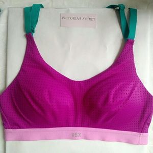 SALE Victorias Secret Lightweight Sport Bra